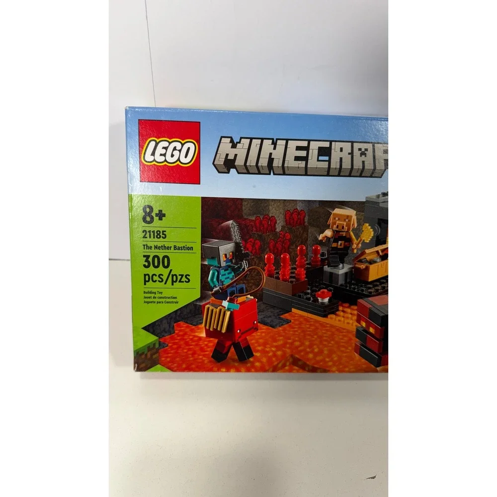 LEGO Minecraft The Nether Bastion 21185 Building Toy Set 300 Pieces New Sealed